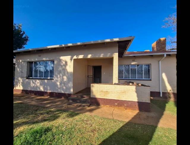 7 BEDROOM HOUSE FOR SALE IN WESTONARIA